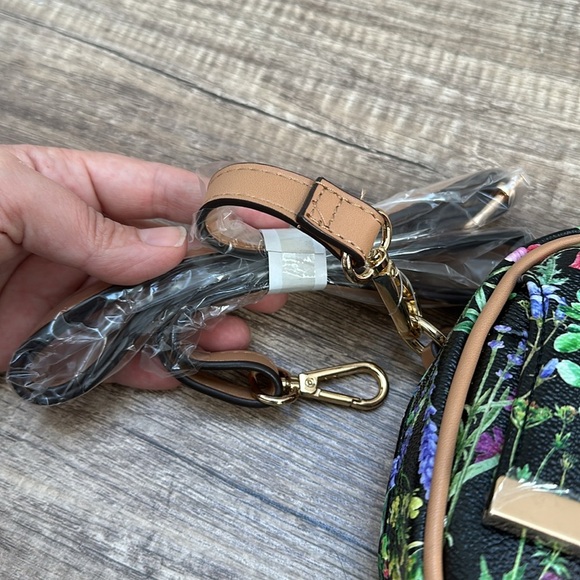 NWT HSN IMAN Global Chic Floral Print Crossbody Bag Black - Picture 5 of 8